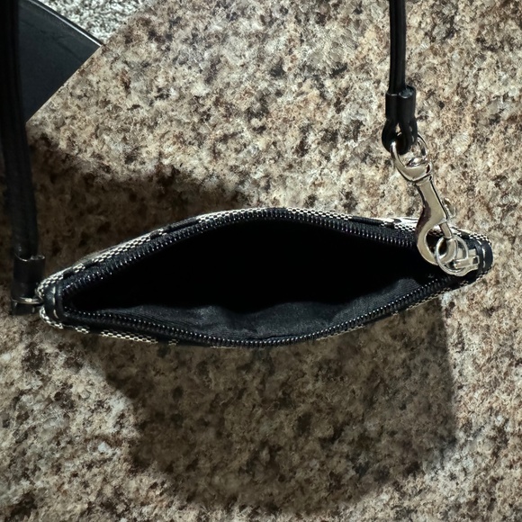 Coach Wristlet - Picture 4 of 4